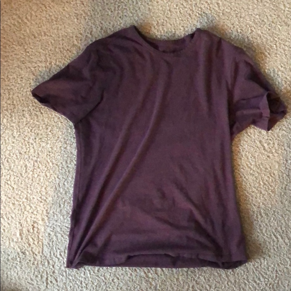 Men’s large lululemon short sleeve tee